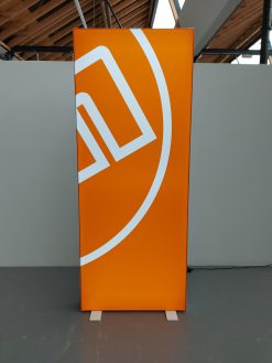 AC020 - Pixlip Grafik "ifm Logo 1 groß 3/3" (BxH 1x2,5m)