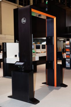 SM0027-A - Track & Trace UHF Gate